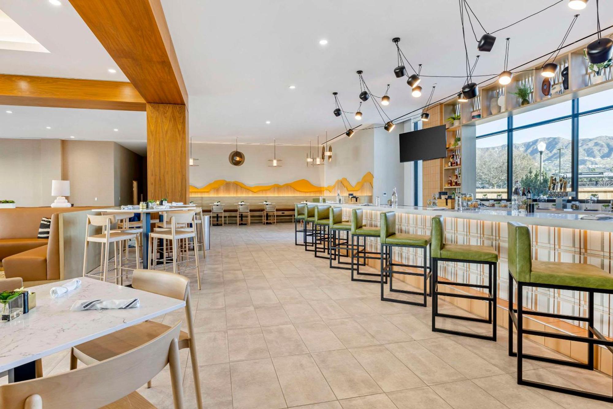 Cambria Hotel Burbank Airport Extérieur photo