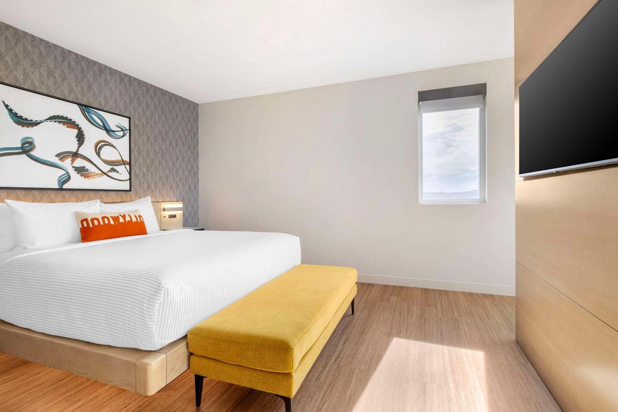 Cambria Hotel Burbank Airport Extérieur photo