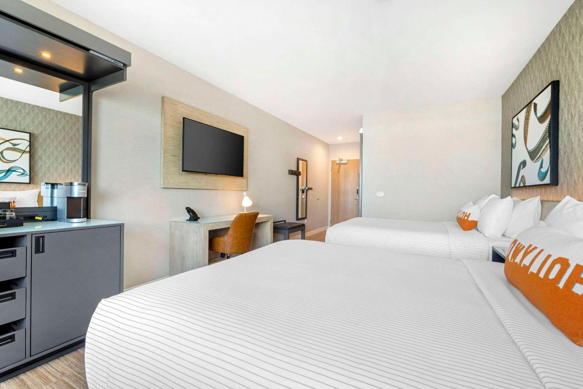 Cambria Hotel Burbank Airport Extérieur photo