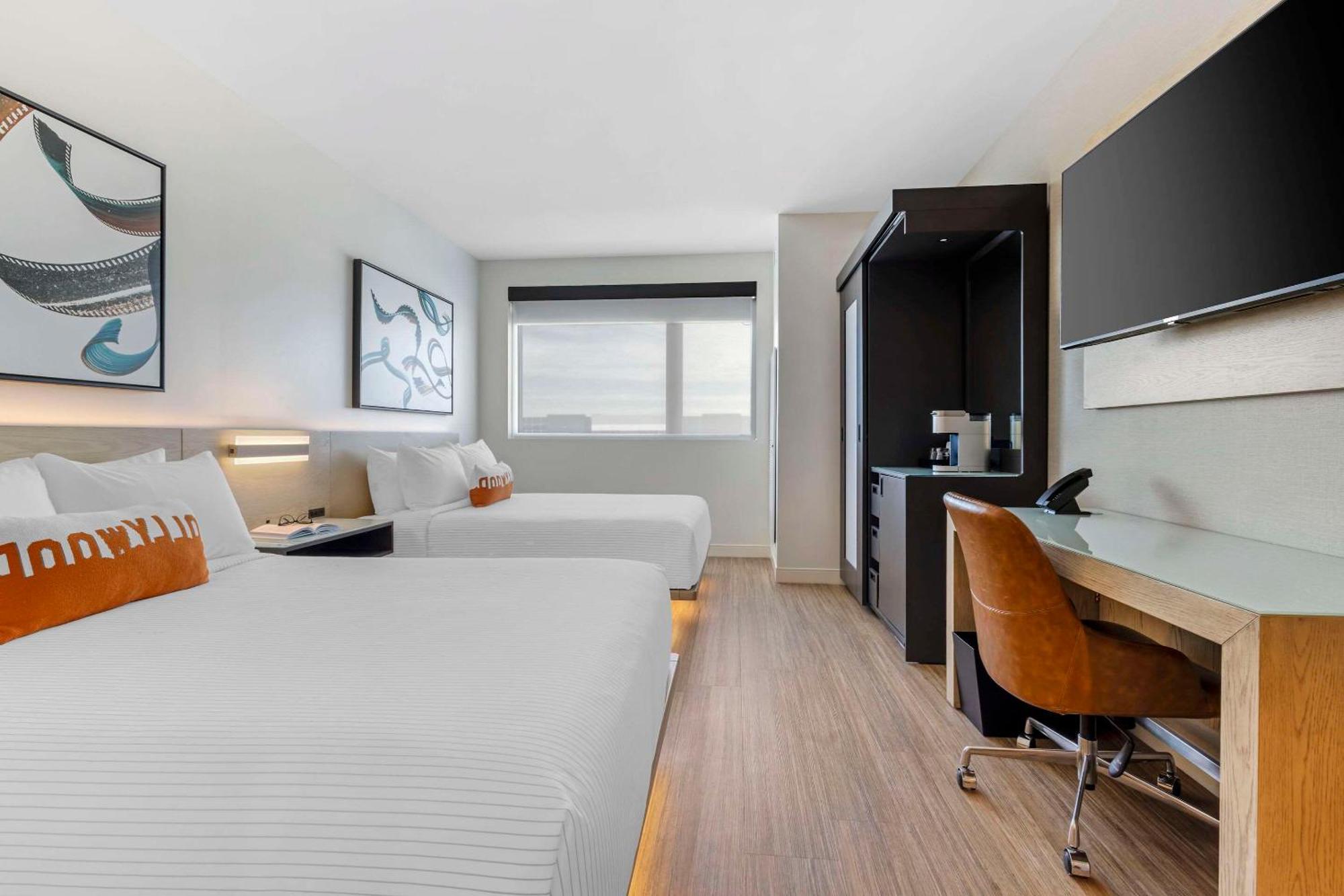 Cambria Hotel Burbank Airport Extérieur photo
